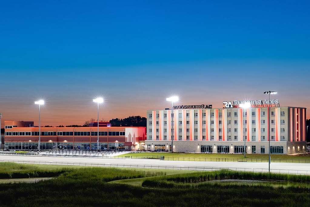 Running Aces Hotel & Casino, Trademark Collection By Wyndham 포레스트 레이크 외부 사진